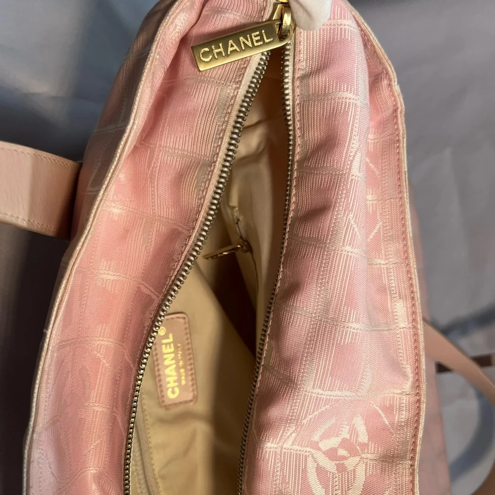 Chanel nylon jacquard with leather handle tote bag - Picture 7 of 14